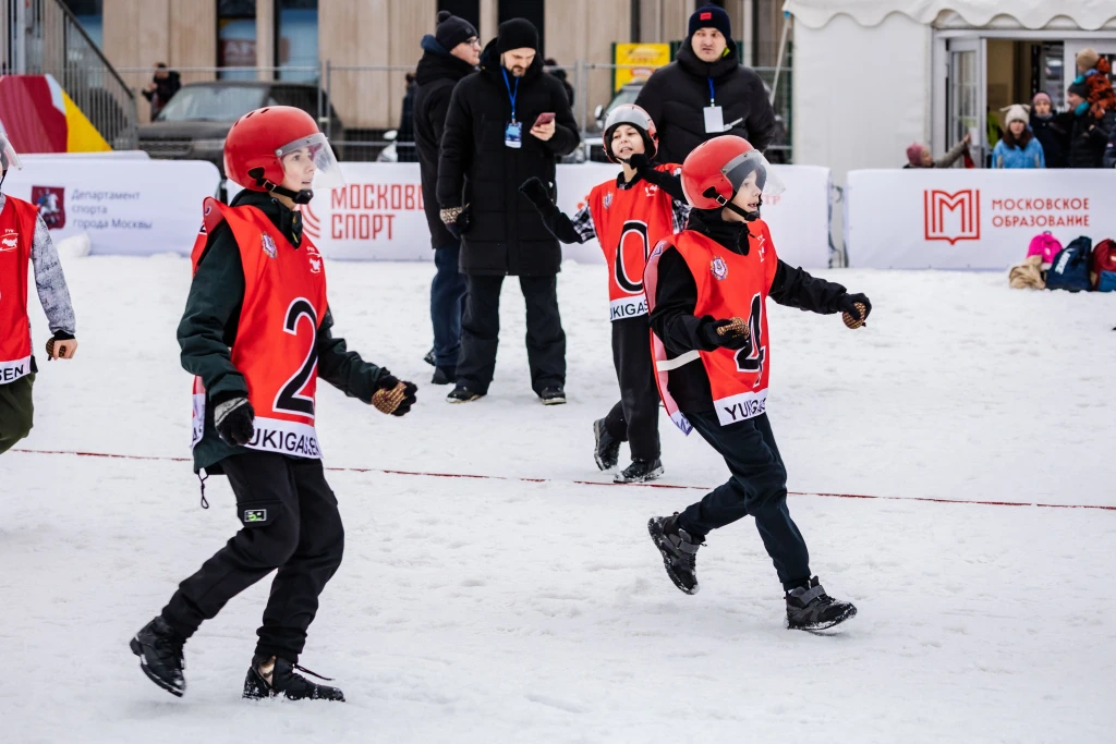 Игра в снежки